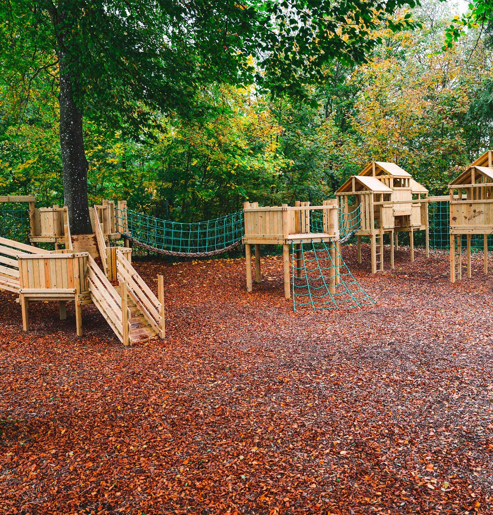 High quality<br>bespoke playgrounds mobile slider image